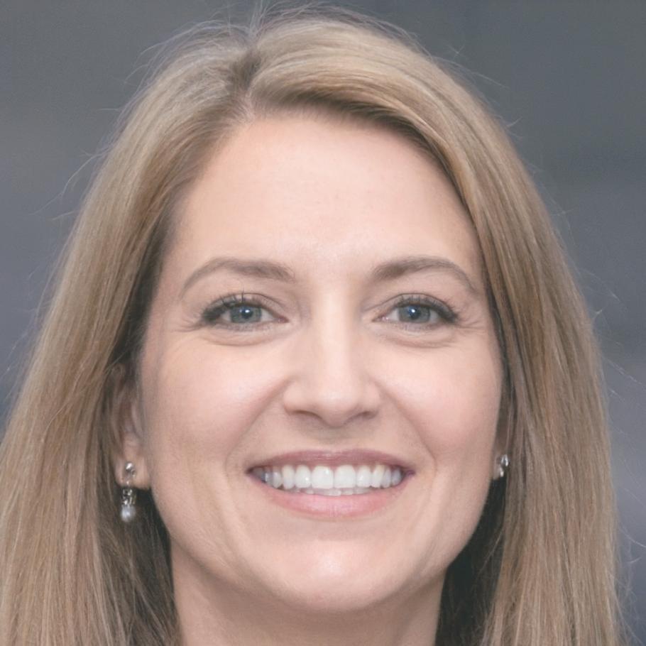 Portrait de Marie Dubois, cliente satisfaite